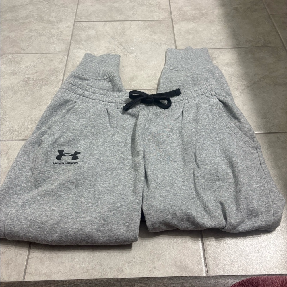 Under Armour women’s Light Gray Joggers - Picture 3 of 3